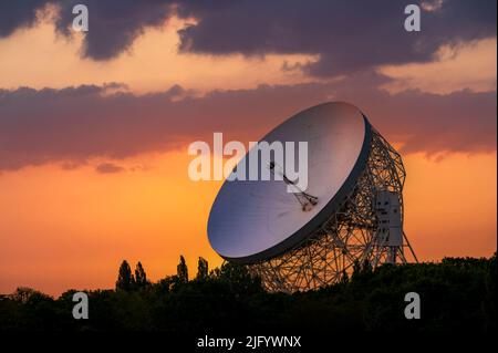 The Mark I Giant radio Telescope, Jodrell Bank Observatory, Cheshire, Angleterre, Royaume-Uni, Europe Banque D'Images