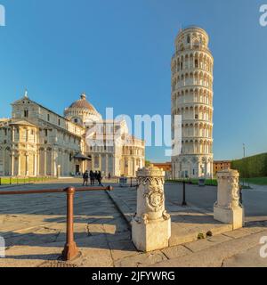 Cathédrale Santa Maria Assunta et tour de Pise, Piazza dei Miracoil, site classé au patrimoine mondial de l'UNESCO, Pise, Toscane, Italie, Europe Banque D'Images