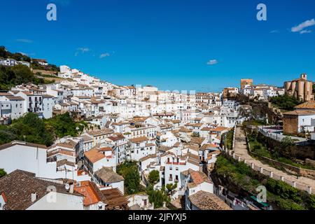 Antenne du pueblo de Setenil de las Bodegas, Andalousie, Espagne, Europe Banque D'Images