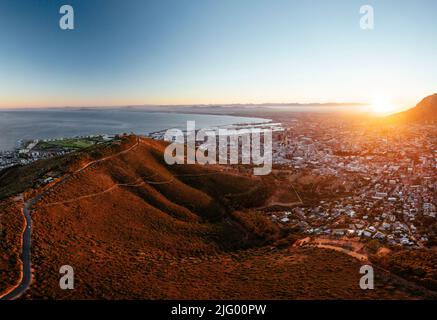 Vue aérienne depuis signal Hill à l'aube, le Cap, le Cap occidental, l'Afrique du Sud, l'Afrique Banque D'Images