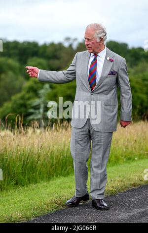 Le Prince de Galles, patron du jardin botanique national du pays de Galles, lors d'une visite des jardins botaniques de Middleton Hall, Llanarthne. Date de la photo: Mardi 5 juillet 2022. Banque D'Images