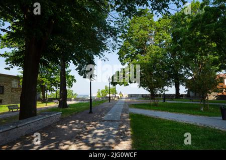 Tallinn, Estonie. Juillet 2022. Vue sur le jardin de l'évêque dans le centre-ville historique Banque D'Images