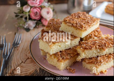 Génoise aux amandes caramélisées Banque D'Images