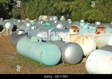 Réservoirs de gaz propane pour louer ou de louer des maisons et des entreprises pour la chaleur et la cuisson Banque D'Images