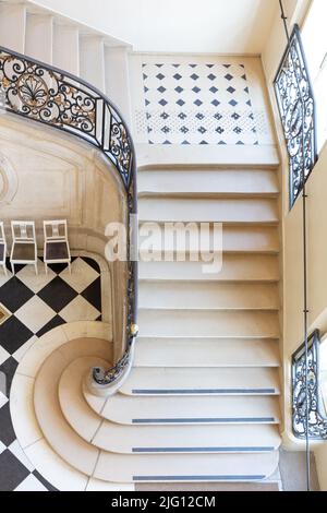 Grand escalier à l'entrée de l'Hôtel Biron - Musée Rodin, Paris, Ile-de-France, France Banque D'Images