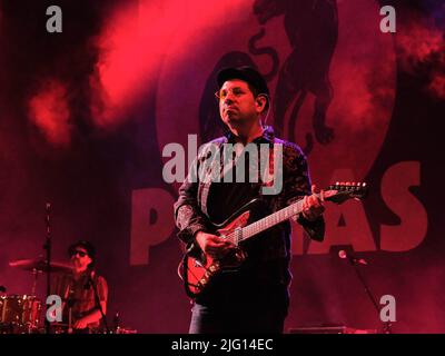 Teatro Romano, Vérone, Italie, 04 juillet 2022, Adrian Quesada pendant Black Pumas - festival de rumeurs - - concert de musique Banque D'Images