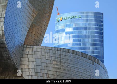 La tour Iberdrola est un gratte-ciel de 165 mètres de haut situé à Bilbao, Espagne - août 2018 Banque D'Images