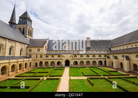 L'Abbaye royale de notre-Dame de Fontevraud ou Fontevrault (en français : abbaye de Fontevraud) était un monastère dans le village de Fontevraud-l'Abbaye, à proximité Banque D'Images