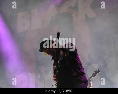 Vérone, Italie. 04th juillet 2022. Adrian Quesada pendant les Pumas noirs - festival de rumeurs -, concert de musique à Vérone, Italie, 04 juillet 2022 crédit: Agence de photo indépendante/Alamy Live News Banque D'Images