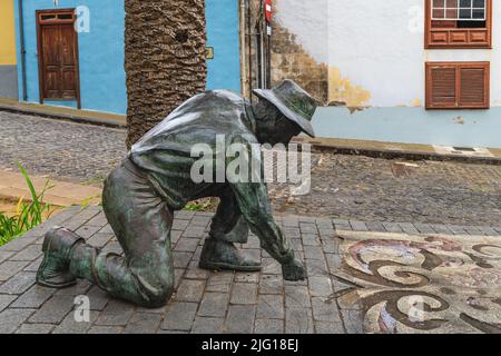 La Orotava, Ténérife, Espagne, 21 juin 2022. Monument au fabricant de tapis à la Orotava, Ténérife, îles Canaries Banque D'Images