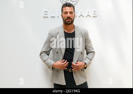 Simone Susinna participe au salon Elie Saab haute Couture automne hiver 2022 2023 dans le cadre de la semaine de la mode de Paris sur 06 juillet 2022 à Paris, France. Photo de Laurent Zabulon/ABACAPRESS.COM Banque D'Images