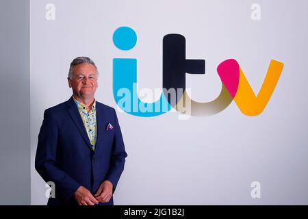 Jon Mitchell, météorologue de l'ITV et présentateur météo le plus longtemps en service, devrait prendre sa retraite à la fin du mois de juillet 2022 Banque D'Images