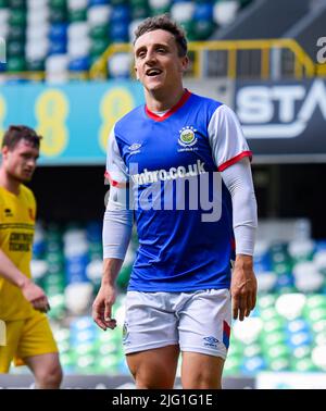 Joel Cooper - Linfield vs Newtown AFC, samedi 25th juin 2022, Windsor Park, Belfast Banque D'Images