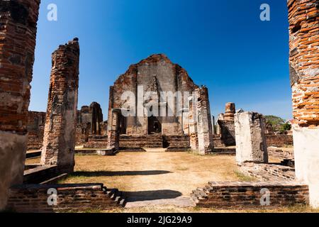 Wat Phra Sri Rattana Mahathe, façade de la salle principale, Lopburi(lop Buri), Thaïlande, Asie du Sud-est, Asie Banque D'Images