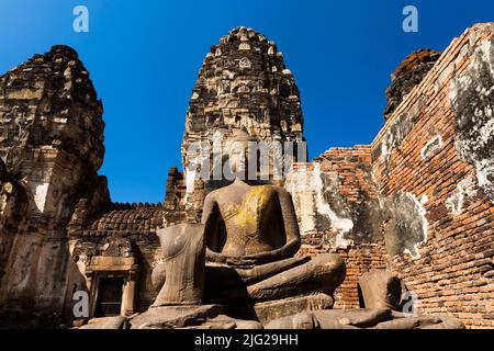 Temple du singe, Pra Prang Sam Yod(Yot), statue de Bouddha souriant, Chedi(stupa), Lopburi(lop Buri), Thaïlande, Asie du Sud-est, Asie Banque D'Images