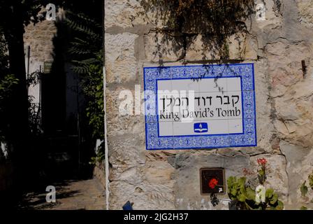 Vue panoramique de la vieille ville de Jeruslame depuis le Mont d'Oliver, jew cimenter juifs à la cimétrie des juifs, le Mont Zion, mur ouest, les gens qui prient au mur ouest, reconstruit le quartier des bijouteries et la ville de David crárdo, les gens dans la vie quotidienne à Jérusalem.la mosquée Al Aqsa et le temple de Mount Mosaue en Israël (Holand ) 3 septembre 2007 (Photo de Francis Dean/Dean Pictures) Banque D'Images