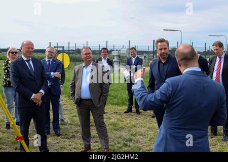 Pays-Bas, le 8th juillet 2022 - le ministre du logement Hugo de Jonge visite le Zuidplaspolder où un nouveau village sera construit avec 8000 maisons à Zuidplas Banque D'Images