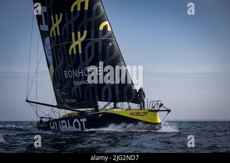 Skipper Alan Roura sur Imoca Hublot pendant l'entraînement pré-originaire pour la route du rhum Lorient, France, le 22 avril 2022, photo Pierre Bouras / DPPI Banque D'Images