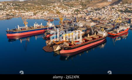 Chantier naval de Neorion au centre de la mer Egée, Ermoupoli, Syros, Grèce Banque D'Images