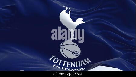 Londres, Royaume-Uni, mai 2022 : toile de fond avec le drapeau Tottenham Hotspur. Tottenham Hotspur est un club de football professionnel basé à Tottenham, Banque D'Images