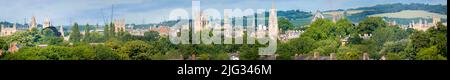 Une superbe vue panoramique sur les sites d'Oxford depuis le sommet de South Park Hill, pendant une belle matinée d'été, il y a tant de sites d'Oxford dans t Banque D'Images