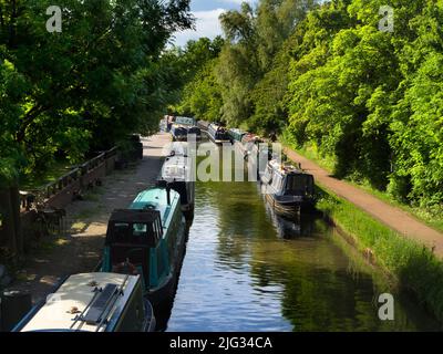 Le puttering autour sur les bateaux de ménage est une tradition typiquement anglaise de loisirs. Les cours d'eau, canaux, cours d'eau et rivières d'Oxford sont une source de nombreux tr Banque D'Images