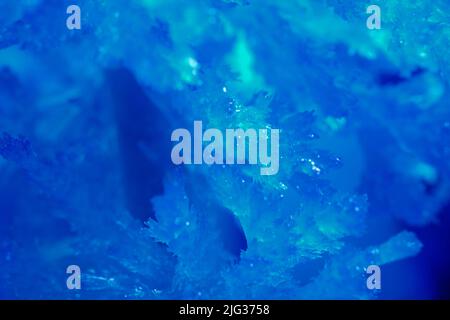 Glace cassée à la surface d'une rivière ou d'un lac Banque D'Images