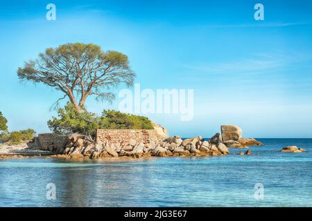 Vue remarquable sur les plages de Palombaggia et Tamaricciu. Destination de voyage célèbre. Lieu: Porto-Vecchio, Corse, France, Europe Banque D'Images