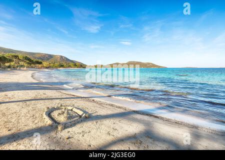 Vue remarquable sur les plages de Palombaggia et Tamaricciu. Destination de voyage célèbre. Lieu: Porto-Vecchio, Corse, France, Europe Banque D'Images