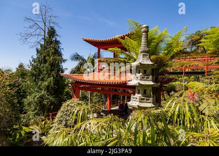 Pagode de jardin tropical Banque D'Images