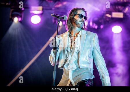 Oslo, Norvège. 25th, juin 2022. Le groupe suédois de hard rock Nestor donne un concert en direct pendant le festival de musique norvégien tonnes of Rock 2022 à Oslo. Ici, la chanteuse Tobias Gustavsson est vue en direct sur scène. (Crédit photo: Gonzales photo - Terje Dokken). Banque D'Images