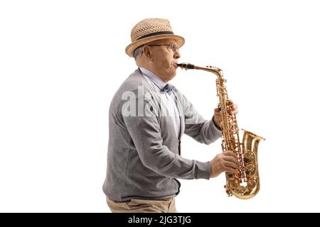 Joueur de saxophone senior isolé sur fond blanc Banque D'Images