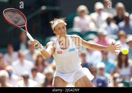 Wimbledon, Grande-Bretagne 7th. Juillet 2022. Le joueur de tennis allemand Tatjana Maria en action aux Championnats de Wimbledon 2022 le jeudi 7 juillet 2022., © Juergen Hasenkopf / Alamy Live News Banque D'Images