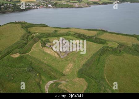 Charles fort Kinsale Irlande vue aérienne drone James fort Kinsale Irlande vue aérienne drone Banque D'Images