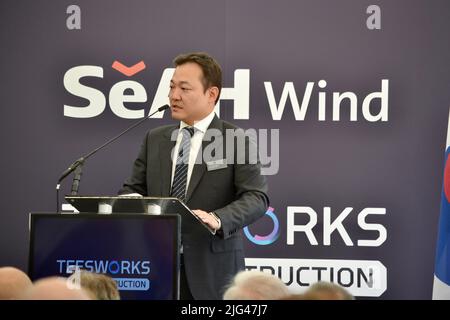 Redcar, Royaume-Uni. 07 juillet 2022. La construction de l’installation éolienne offshore de SeAH Wind Ltd marque le premier investissement majeur du secteur privé à commencer la construction dans un Freeport britannique. Joosung Lee (photo), président et chef de la direction de SeAH Steel Holdings, a participé à une cérémonie de signature officielle, à des présentations et à l'inauguration de l'installation de 400million £, avec la participation de plus de 200 chefs d'entreprise locaux. Crédit : Teesside Snapper/Alamy Live News Banque D'Images