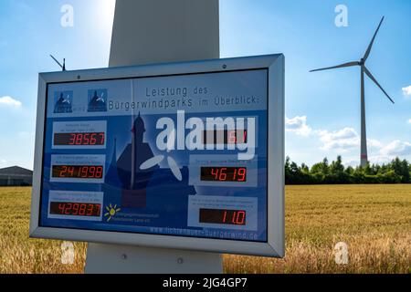 Communauté Windpark Westernfeld-Buchgarten, près de Lichtenau, 11 éoliennes, organisées et financées en coopération, les bénéfices affluent en partie dans la région Banque D'Images