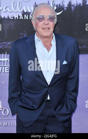 Los Angeles, États-Unis. 27th juillet 2016. James Caan arrive au Hallmark Channel et Hallmark Movies & Mystères été 2016 tournée de presse de TCA tenue dans une résidence privée à Beverly Hills, Californie, mercredi, 27 juillet 2016. (Photo par Sathanlee B. Mirador) *** Veuillez utiliser le crédit du champ de crédit *** crédit: SIPA USA/Alay Live News Banque D'Images