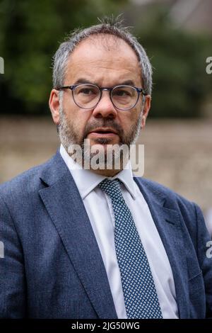 College Green, Londres, Royaume-Uni. 7th juillet 2022.le politicien conservateur, Paul Scully, député de Sutton et Cheam, parle à la presse sur College Green à la suite de la démission du premier ministre conservateur Boris Johnson. Amanda Rose/Alamy Live News Banque D'Images