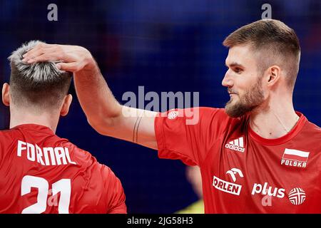 Gdansk, Polska. 07th juillet 2022. Karol Klos (R) et Tomasz Fornal (L) de Pologne lors du match de la FIVB Volleyball Nations de 2022 hommes entre la Pologne et la Chine à Gdansk (Pologne), le 07 juillet 2022. Crédit : PAP/Alay Live News Banque D'Images