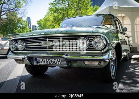 BERLIN, le 18 JUIN 2022 : voiture pleine grandeur Chevrolet Bel Air berline 4 portes, 1960. Classic Days Berlin. Banque D'Images