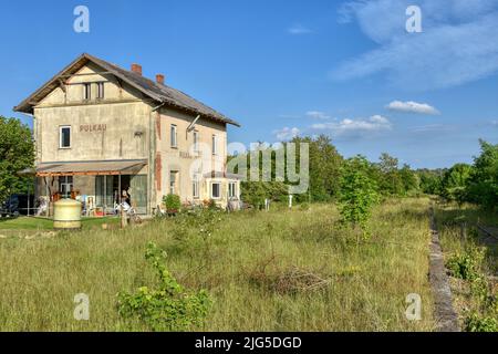 Pukkau, Bahnhof, Bahnhofsgebäude, Eisenbahn, aufgelassen, Tillegt, eingestellt, Niederösterreich, Waldviertel, renoviert, Särenterne, Leuchtst Banque D'Images