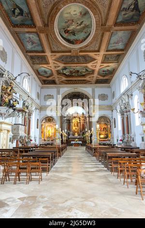 Nef intérieure de l'église paroissiale de St George, Adamiceva ulica, Piran (Pirano), Slovene Istria, Slovénie Banque D'Images
