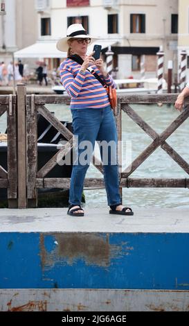 Venise, Italie. 07th juillet 2022. L'actrice Candice Bergen arrive à la station de Venise pour commencer le tournage du Book Club 2 dans les prochains jours avec d'autres actrices Diane Keaton, Jane Fonda, Candice Bergen, Mary Steenburgen crédit: Agence photo indépendante/Alay Live News Banque D'Images