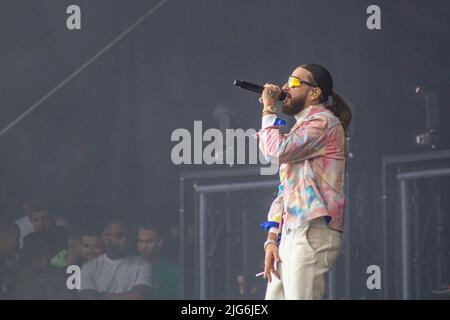 Liège, Belgique, 07 juillet 2022. Chanteur français SCH photographié sur scène pendant la première journée du festival de musique les Ardentes à Liège, jeudi 07 juillet 2022. L'édition 15th du festival se déroule de 7 juillet à 10 juillet. Les éditions 2020 et 2021 du festival ont dû être annulées en raison de la pandémie du virus Corona. BELGA PHOTO THOMAS MICHIELS Banque D'Images