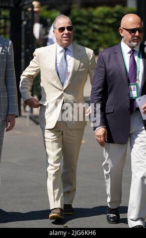 Le comte de Snowdon arrive le douze jour des Championnats de Wimbledon 2022 au All England Lawn tennis and Croquet Club, Wimbledon. Date de la photo: Vendredi 8 juillet 2022. Banque D'Images