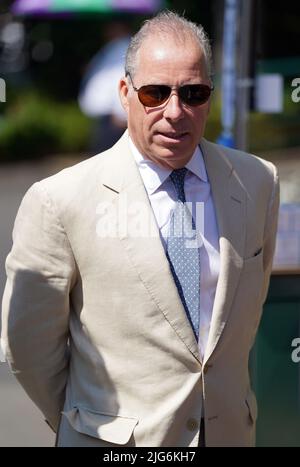 Le comte de Snowdon arrive le douze jour des Championnats de Wimbledon 2022 au All England Lawn tennis and Croquet Club, Wimbledon. Date de la photo: Vendredi 8 juillet 2022. Banque D'Images