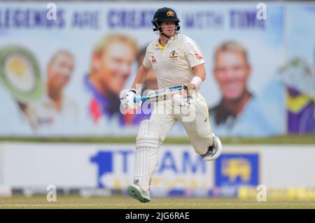 Galle, Sri Lanka. 8th juillet 2022. Steve Smith, en Australie, reprend quelques courses pendant les 1st jours du match de cricket test de 2nd entre le Sri Lanka et l'Australie au stade international de cricket de Galle, à Galle, le 8th juillet 2022. Viraj Kothalwala/Alamy Live News Banque D'Images