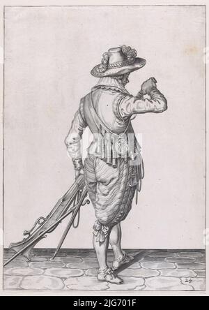 Un soldat qui charge son musket, tiré de la série Musketeers, planche 24, dans Waffenhandlung von den R&#xf6;ren Musquetten undt Spiessen / Wapenhandelinghe van Roers Musquetten ende Spiessen (l'exercice des armes), publié en 1608. Banque D'Images