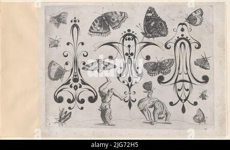 Blackwork Designs with Acrobats, Butterflies and other insectes, plate 3 d'une série d'ornements Blackwork combinés avec des figures, des oiseaux, des animaux et des fleurs, après 1622. Banque D'Images