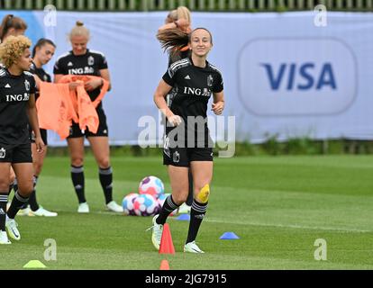 Wigan, Angleterre, le 08 juillet 2022, les Sari Kees de Belgique photographiés lors d'une séance de formation de l'équipe nationale féminine de football belge les flammes rouges à Wigan, Angleterre, le vendredi 08 juillet 2022, en préparation du tournoi Euro 2022 des femmes. Le championnat européen de football féminin 2022 de l'UEFA aura lieu du 6 au 31 juillet. BELGA PHOTO DAVID CATRY Banque D'Images